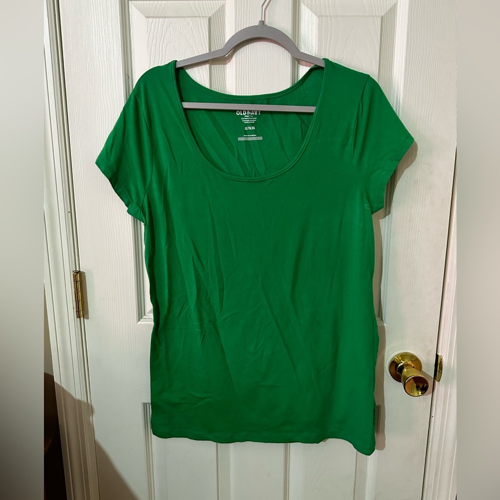Women’s Old Navy Tshirt. Size xlg Kelly green
